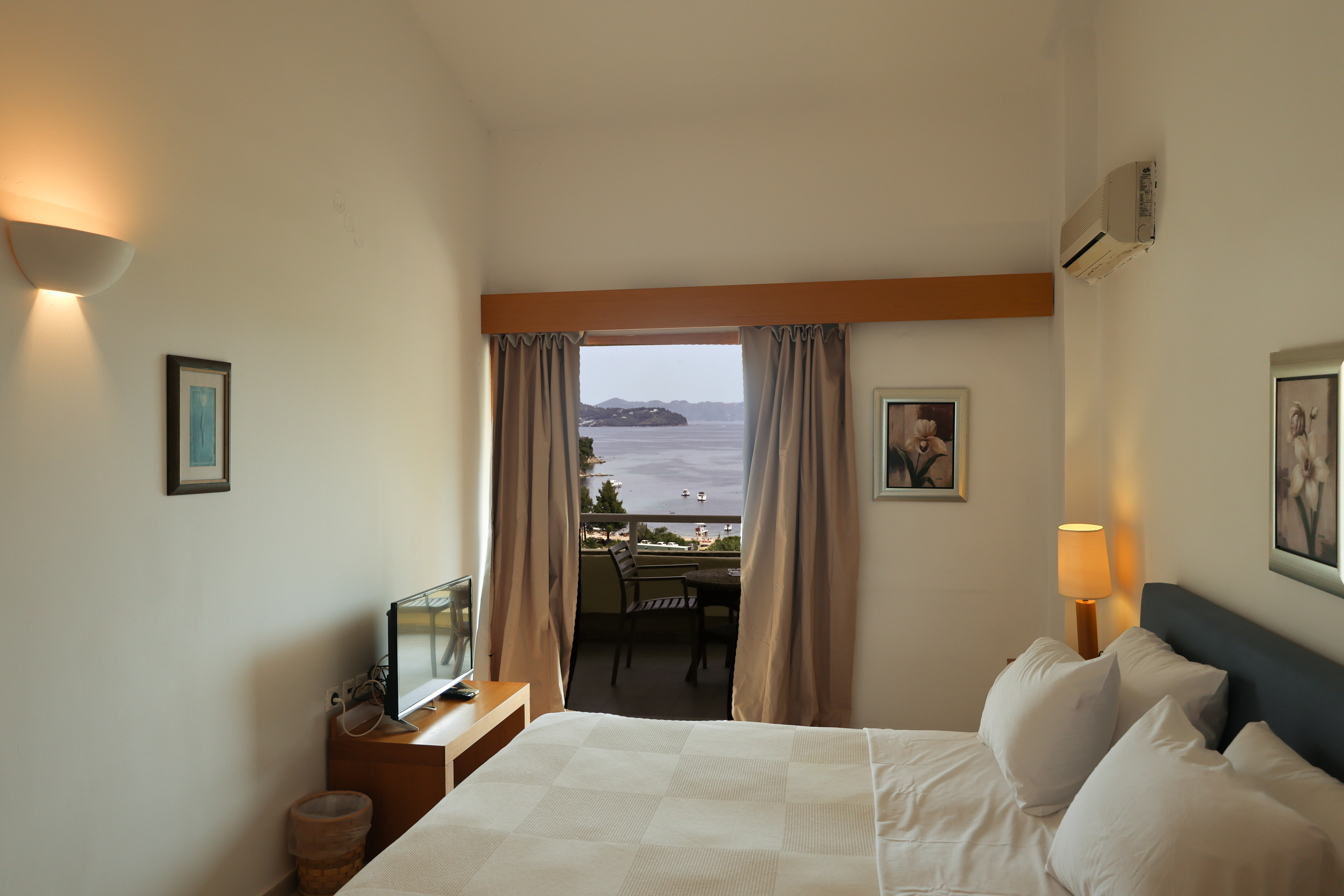   Kanapitsa Mare Hotel Deluxe Room