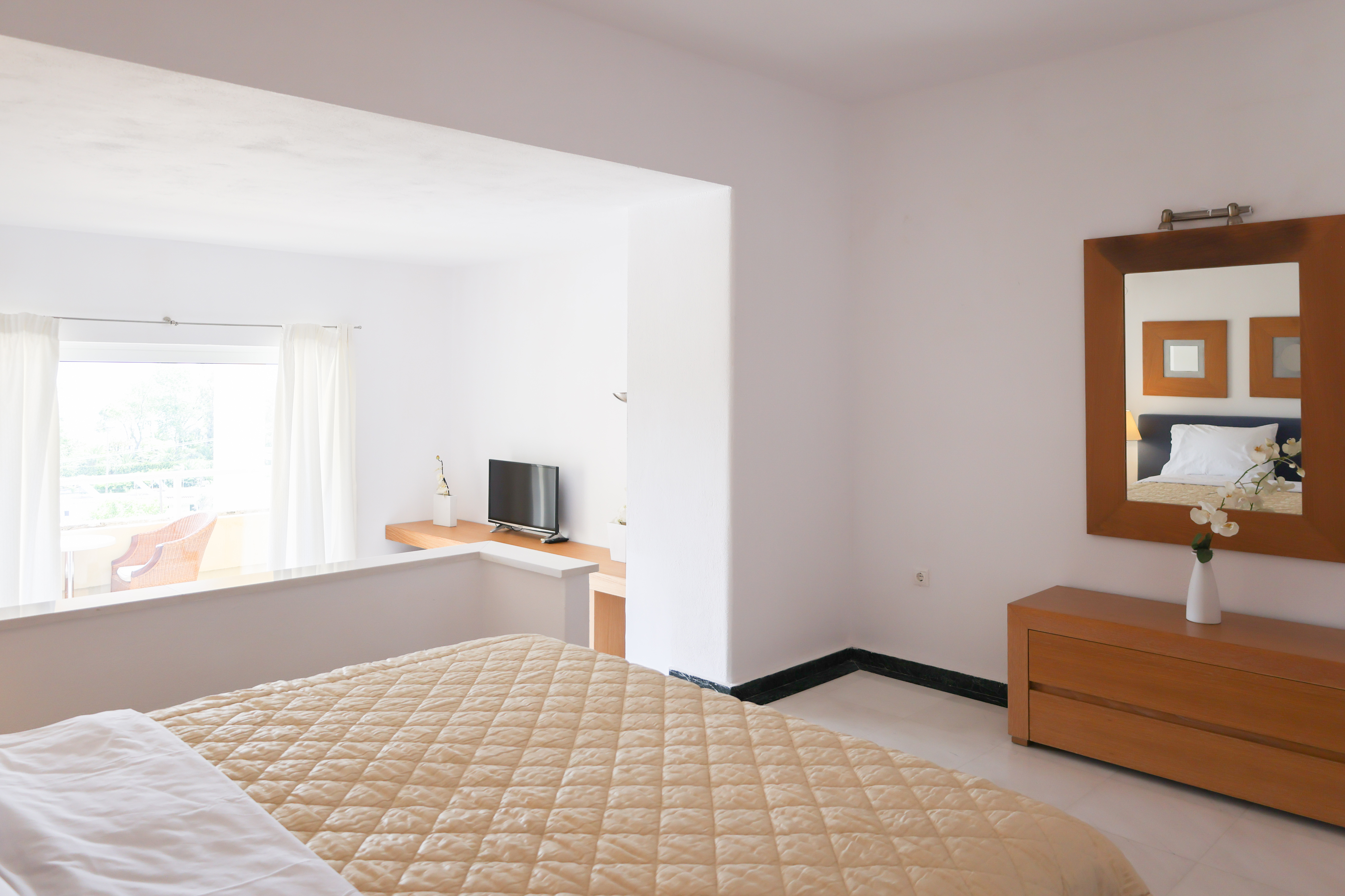    Kanapitsa Mare Hotel  Junior Suite